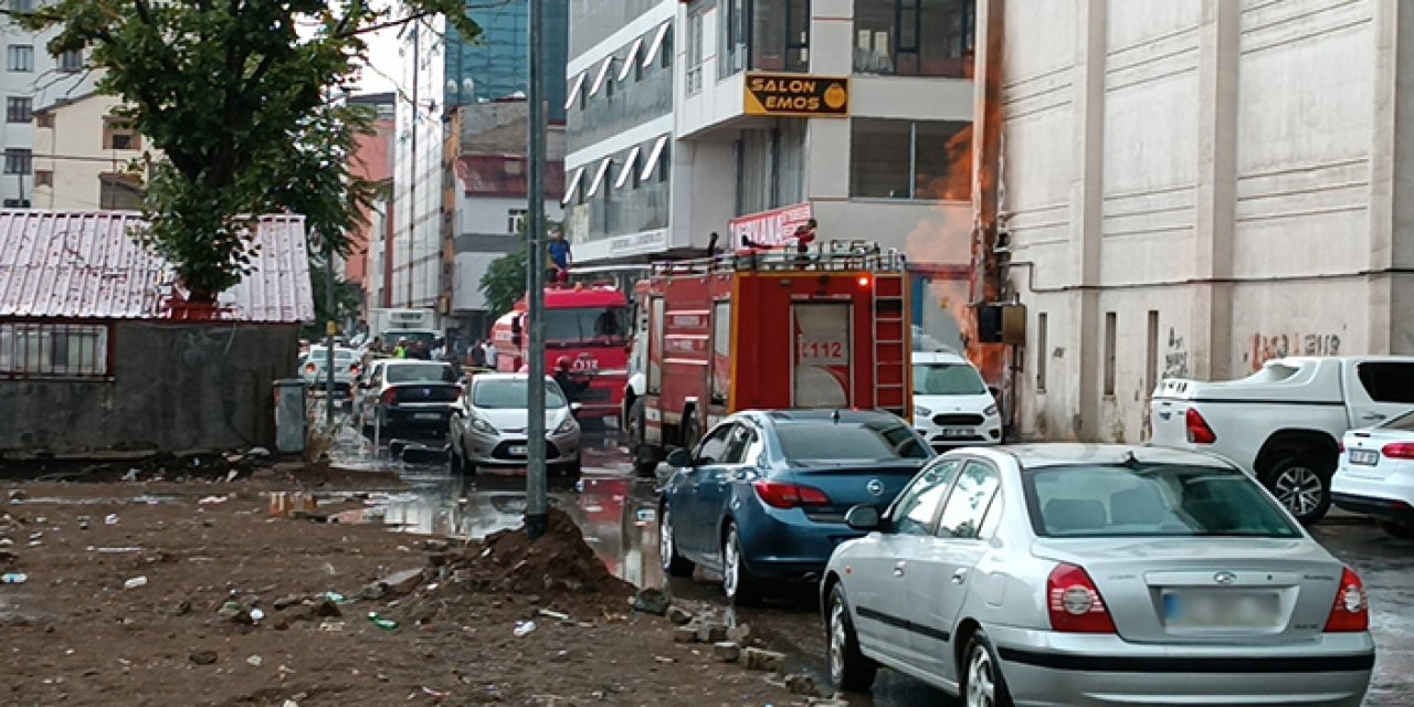 AVM’de doğal gaz kaynaklı yangın