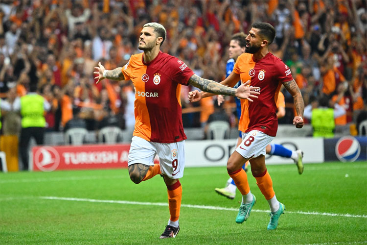 Galatasaray-Molde maçı kaç kaç bitti ? Galatasaray Şampiyonlar Ligi gruplarına kaldı mı?