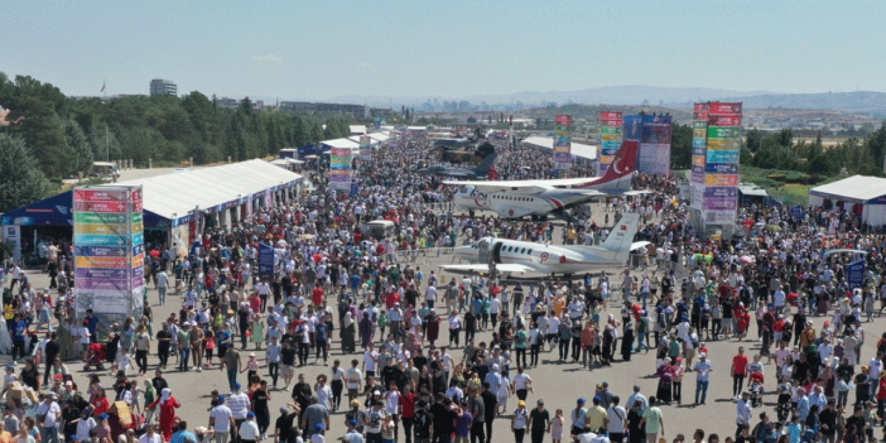 TEKNOFEST Ankara'ya ziyaretçi akını... Etimesgut Havalimanı hınca hınç doldu, gösteriler büyüledi