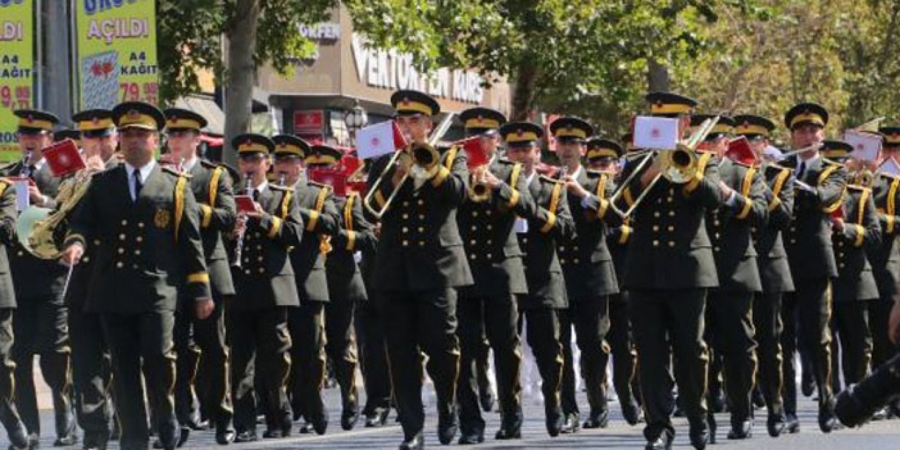 Ankara'da 30 Ağustos Zafer Bayramı kapsamında kortej düzenlendi