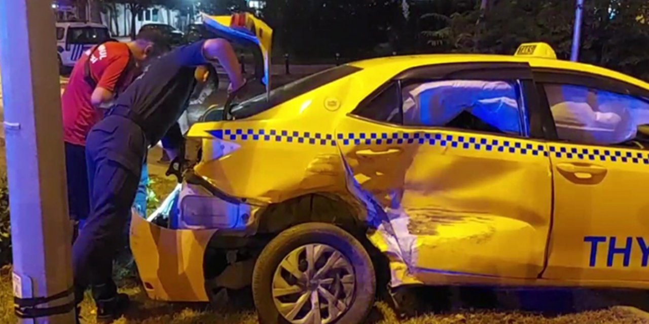 Dolmuş ile taksi çarpıştı 3 kişi yaralandı