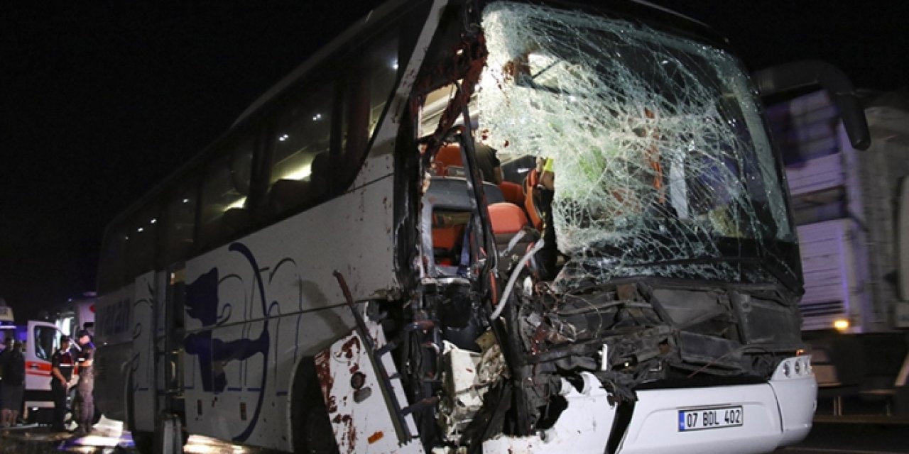 Uşak'ta büyük kaza: 15 yaralı