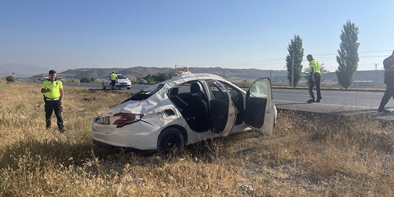 Devrilen araçta 3 kişi yaralandı