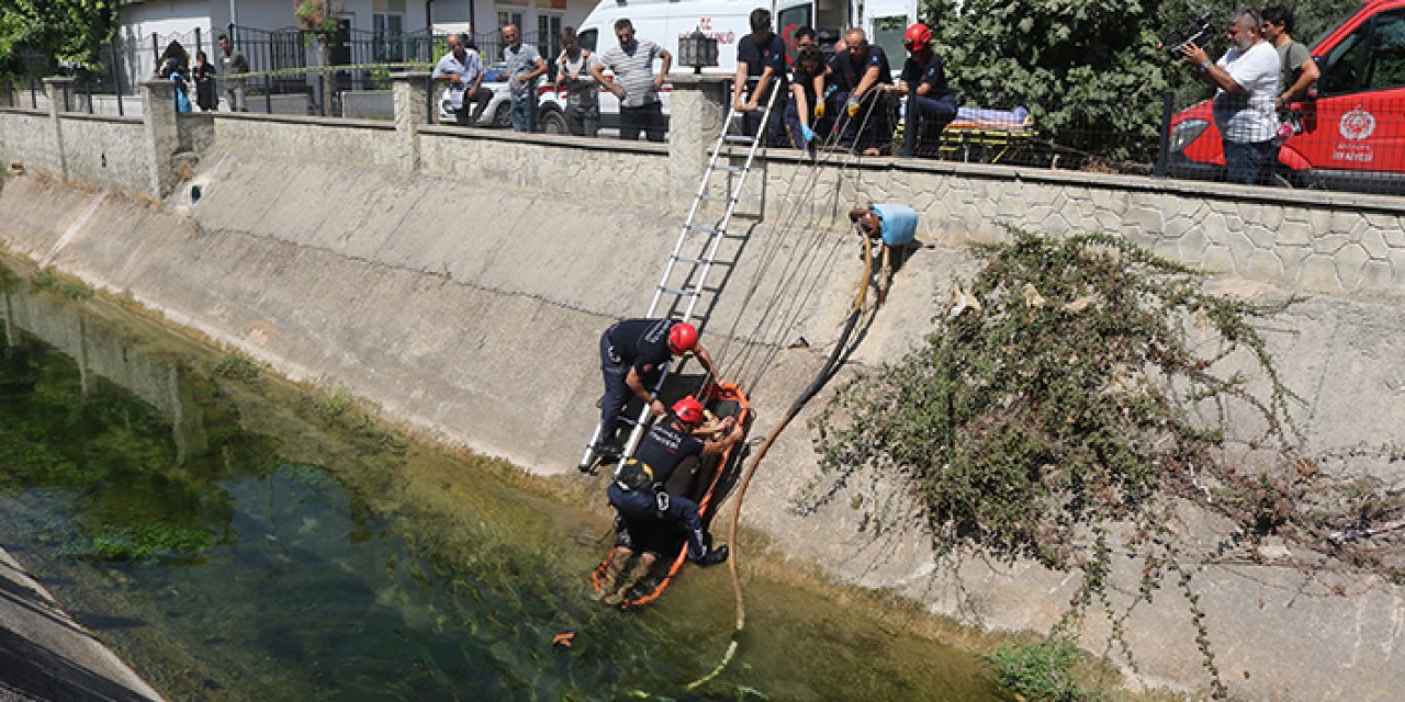 Su pompasını kontrol ediyordu akıma kapıldı