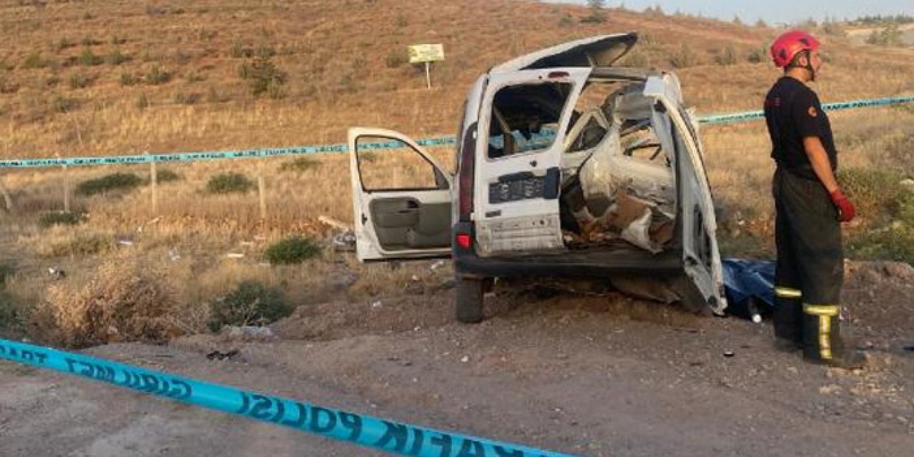 Aksaray'da hafif ticari araç ile kamyonet çarpıştı