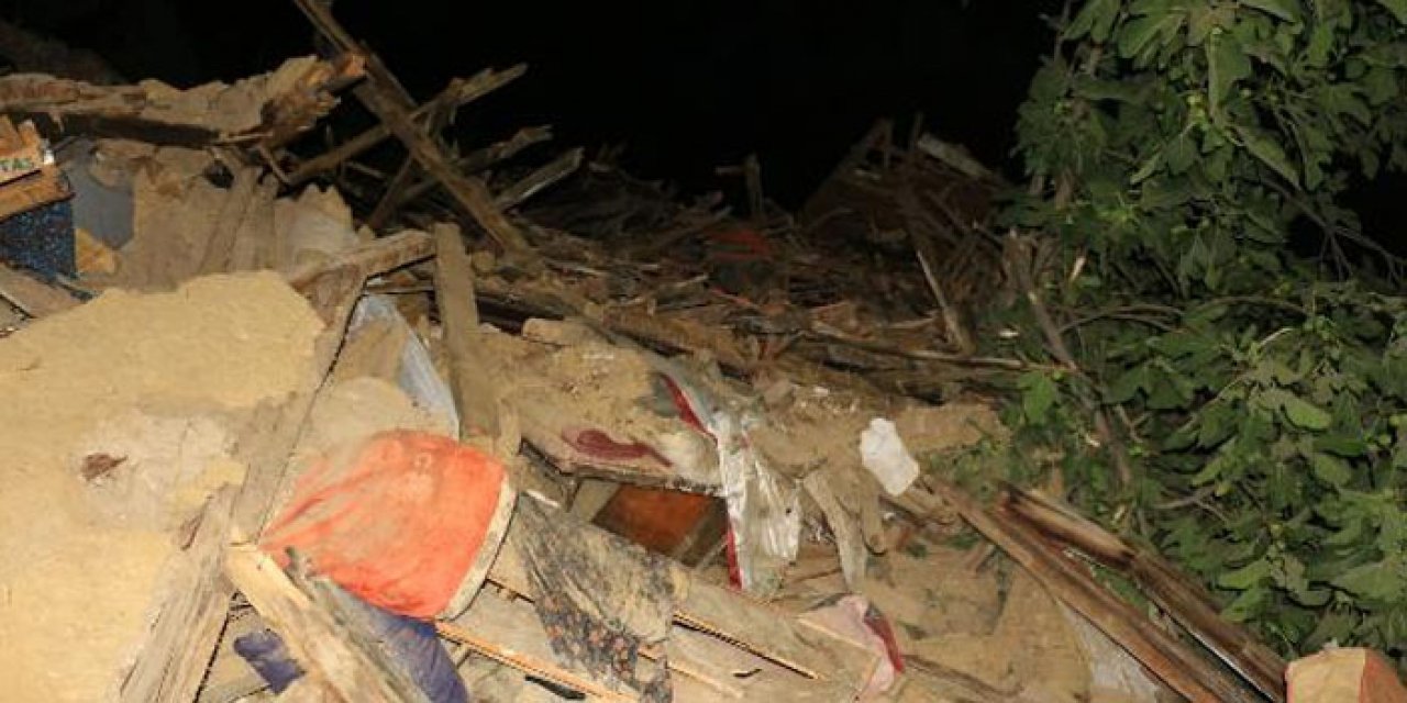 Tokat'ta ev büyük bir gürültüyle çöktü: 1 yaralı