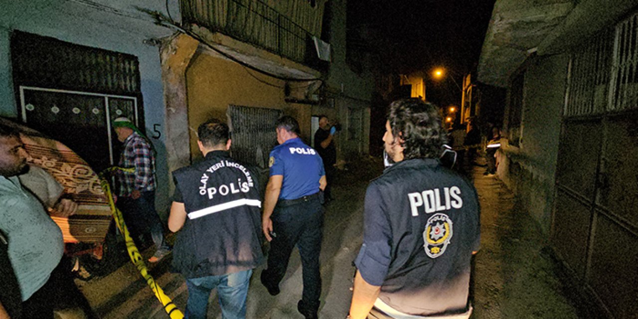 Adana'da kan donduran olay: Balkona çağırıp silahla başından vurdu