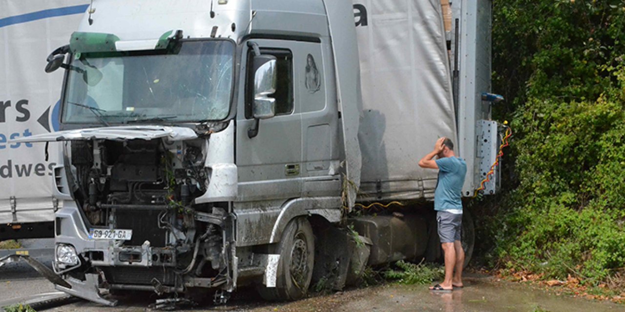 Kaza yaptı TIR’ın durumuna üzüldü