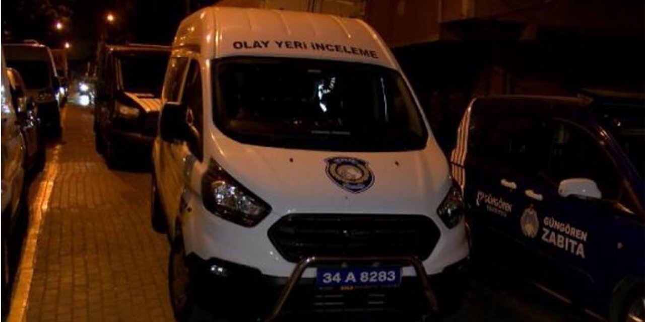 Güngören'de beton çöktü 2 kişi oluşan çukura düştü