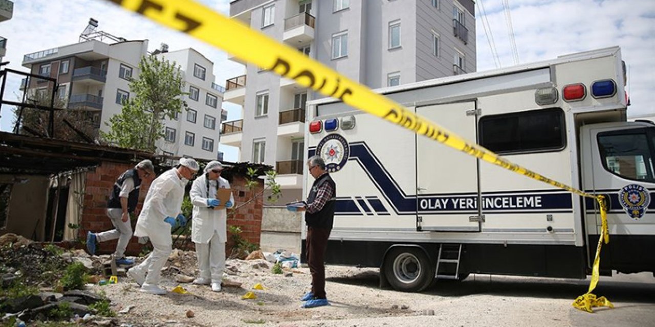 Otomobilin içinde eşini öldürdü: Ambulansı arayıp kaçtı