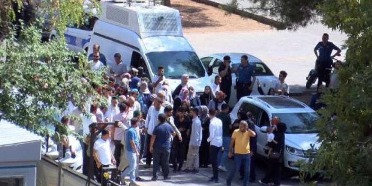 Sahte 'Şeyh'i onlarca insan karşıladı