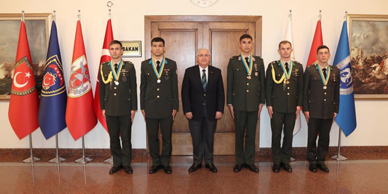 Bakan Güler dünya şampiyonlarını kabul etti