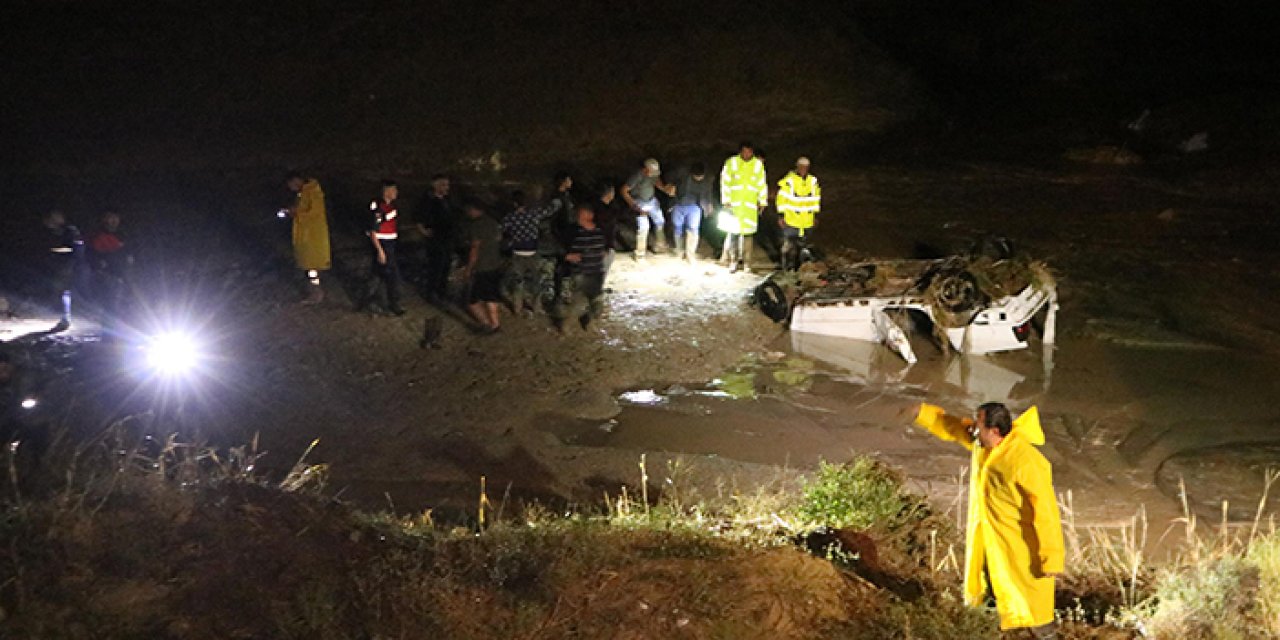 Sele kapılan çift yaşamını yitirdi