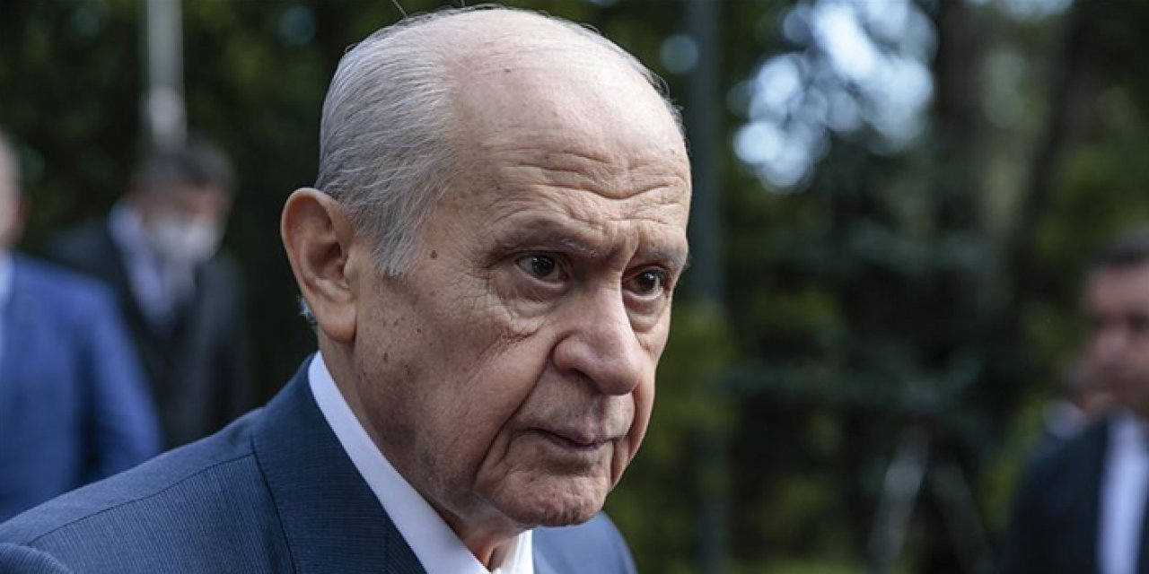 Devlet Bahçeli A Milli Kadın Voleybol Takımı’nı tebrik etti