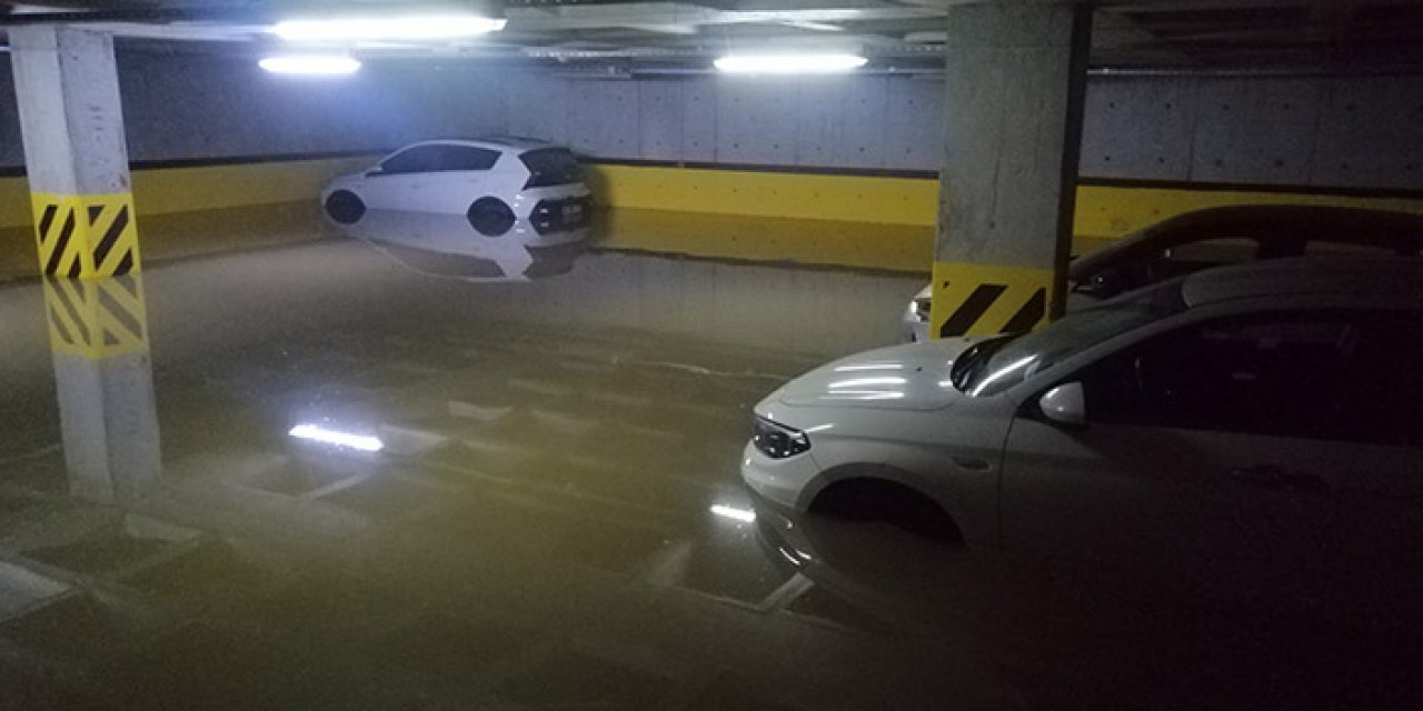 Yağan sağanaktan otoparklarda etkilendi