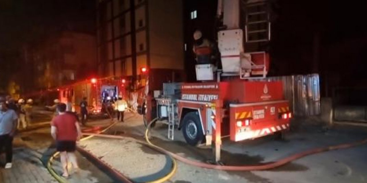 İstanbul'da bir ev alev alev yandı