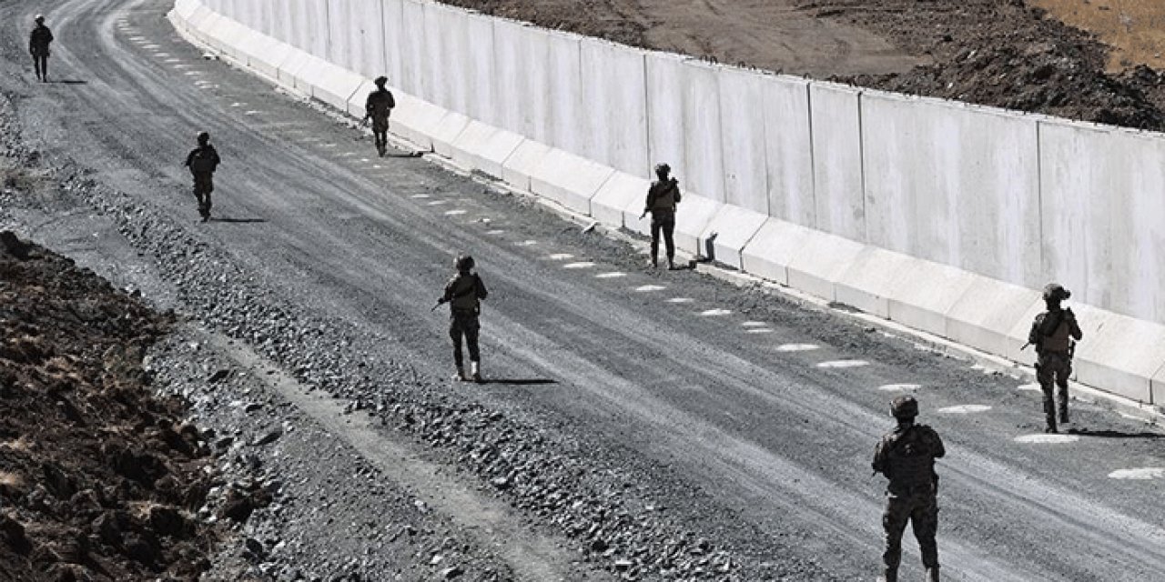 Düzensiz göçle mücadele: Türkiye sınır dışı etmede Avrupa'yı solladı