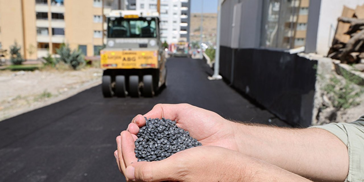 Plastik atıklarından üretilen asfalt yola uygulandı