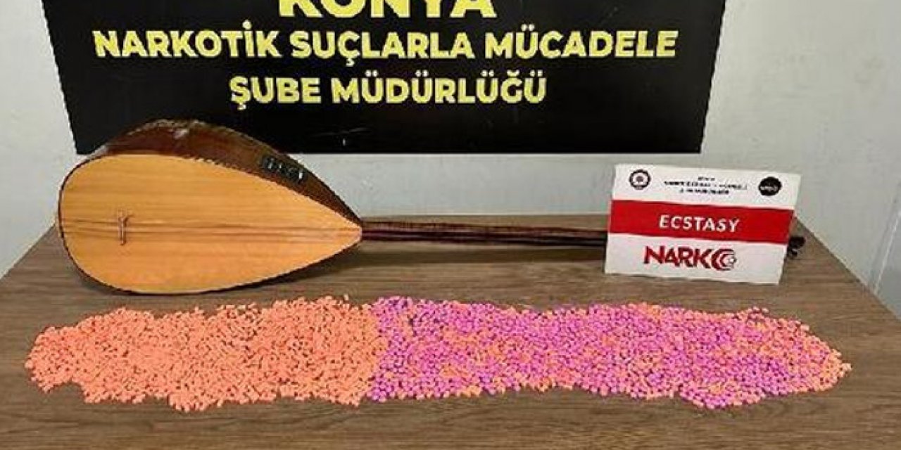 Otomobildeki bağlamadan uyuşturucu çıktı