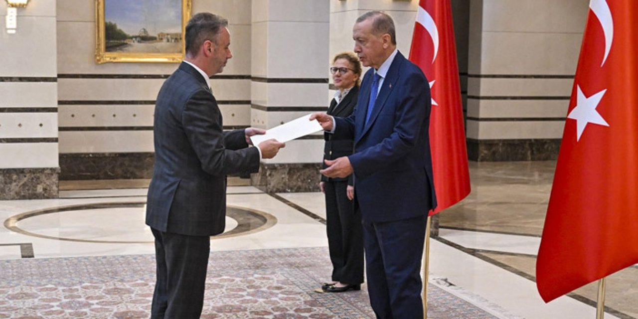 İrlanda'nın Büyükelçisi'nden Erdoğan'a güven mektubu