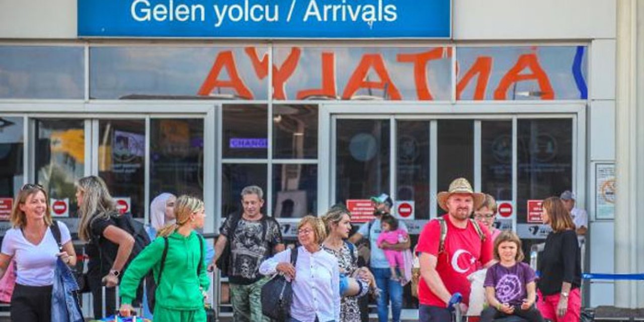 AKTOB Başkanı Kavaloğlu: “Turist sayısı 11 milyonu geçti. Sezon kasım sonuna uzadı”