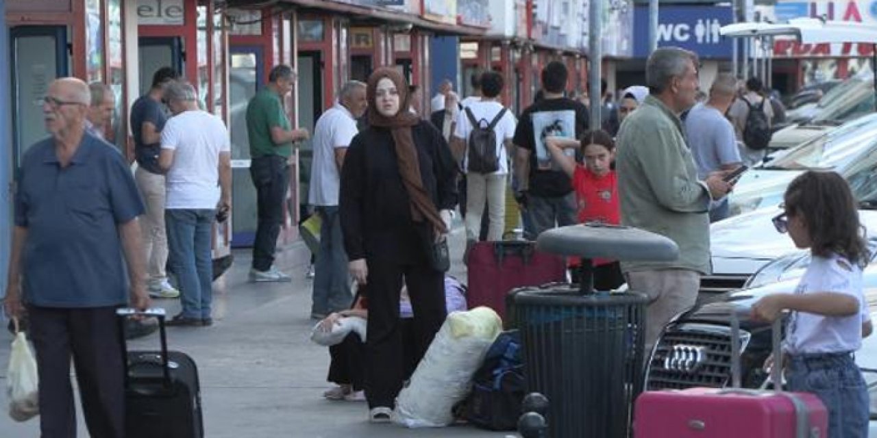 Otogarlarda yoğunluk: Okula dönüş hareketliliği yaşanıyor