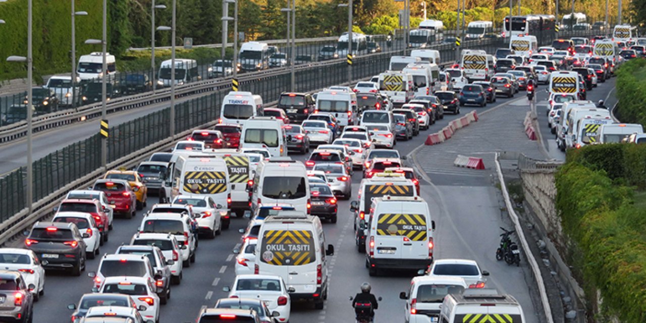 İstanbul'da okul trafiği yoğunluğu başladı