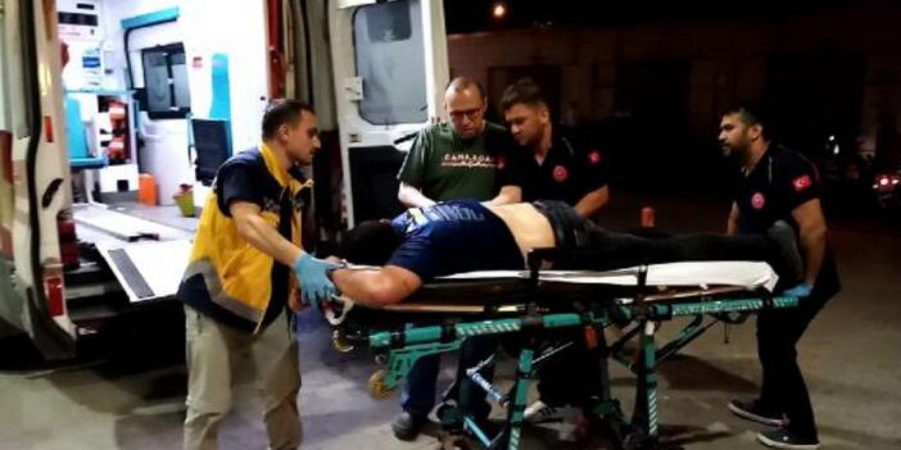 'Adamsan bıçakla' dedi: Bıçaklandı