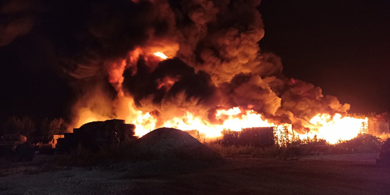 Soğuk hava deposu alev alev yandı: İnceleme başlatıldı