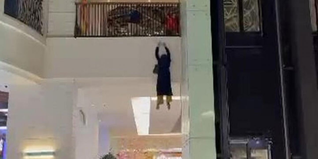 19 yaşındaki genç kız AVM'nin 3'üncü katından atladı