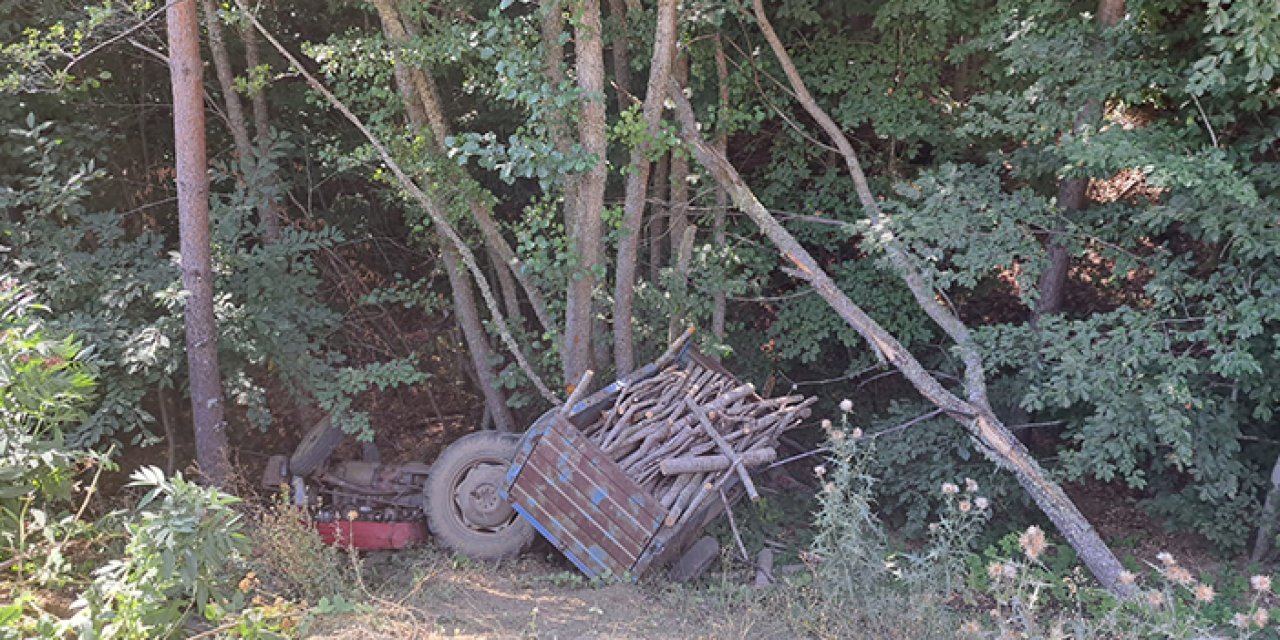 Devrilen traktörün altında kalarak hayatını kaybetti