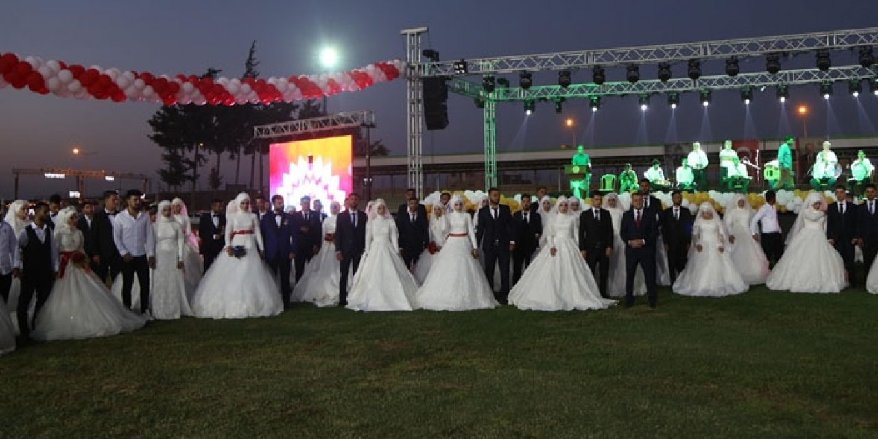 Hatay'da depremzedelere toplu nikah