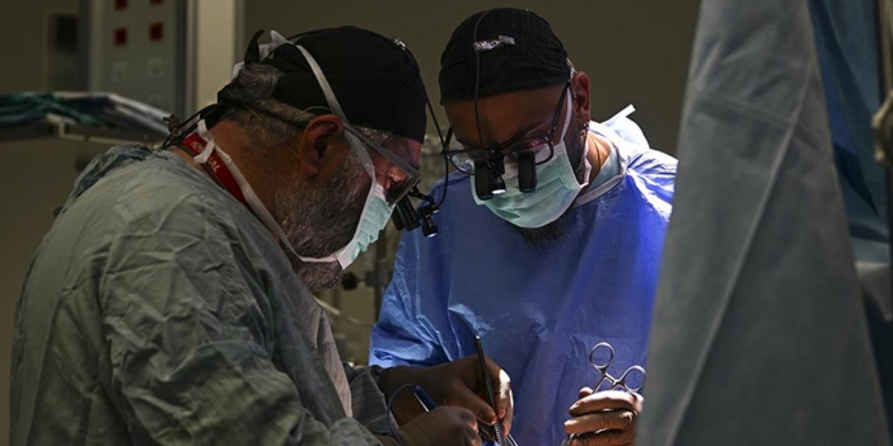 Türk cerrahlardan robotik kalp ameliyatı: Yabancı hekimler canlı izledi