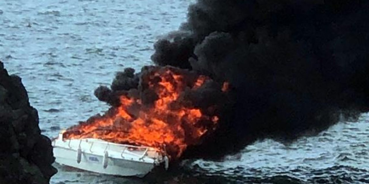 Alev topuna dönen tekneden 5 kişi kurtarıldı