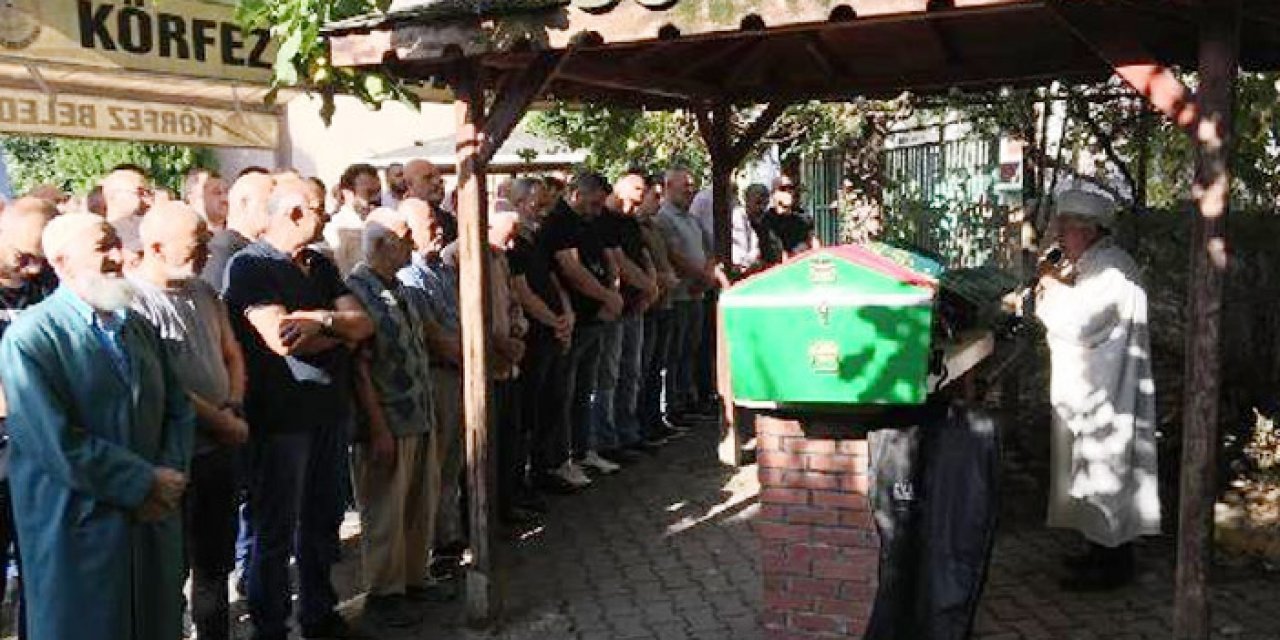 Annesinin vefatına çok üzülen kızı hayatını kaybetti