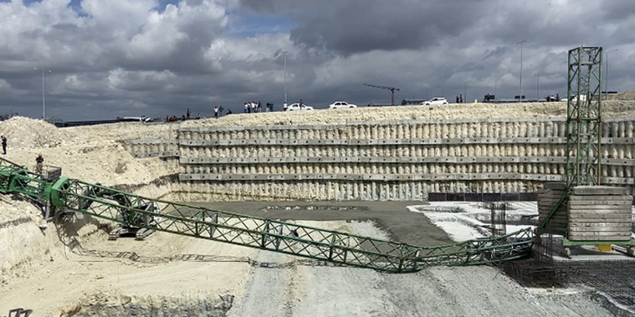 İnşaat alanında vinç devrildi: 1 ölü