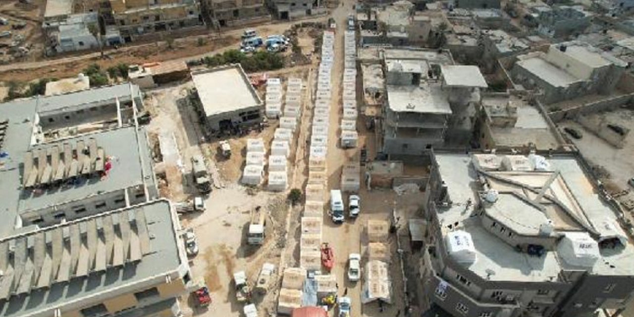 Libya'da barınma çadırları ve sahra hastanesi kuruldu