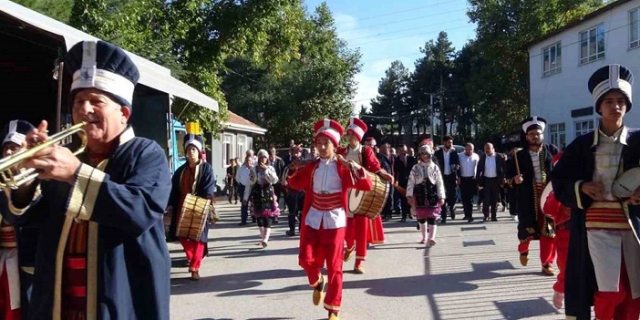 Isparta'da domates festivali düzenlendi