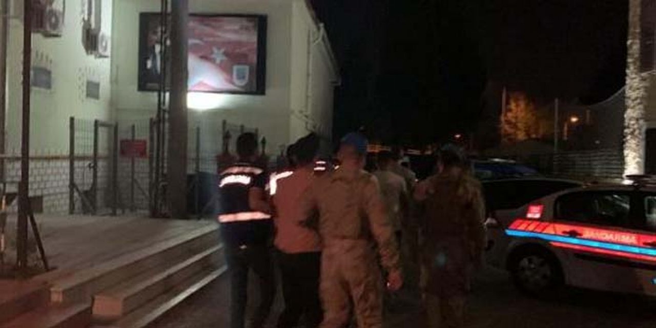 İzmir merkezli operasyonlarda 9 gözaltı