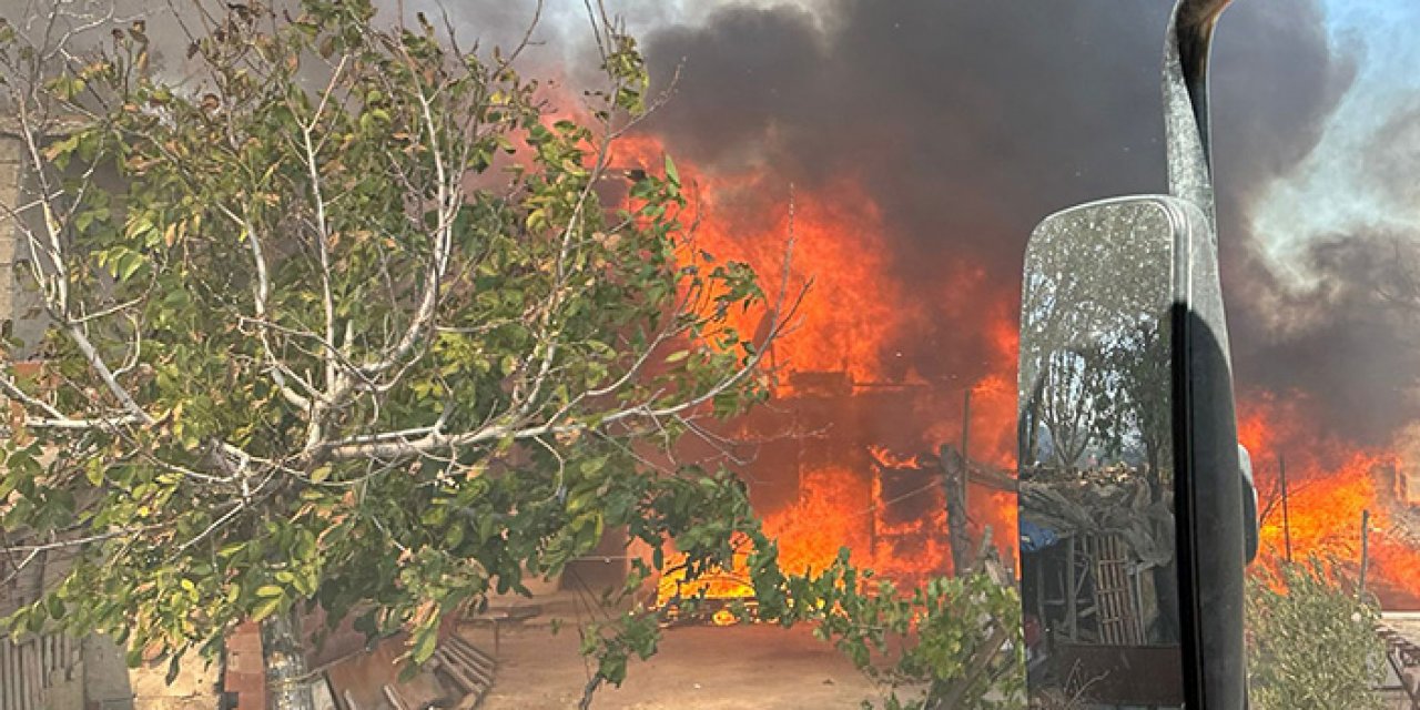 Yemek pişirmek istemişti: Kontrolden çıkan ateş evi kül etti