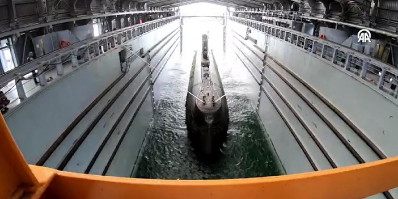 "TCG Batıray" denizaltısı  başarılı şekilde havuzladı