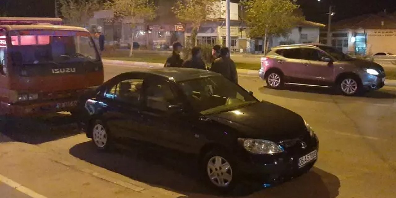 Kaza yapan sürücüye bıçaklı saldırı