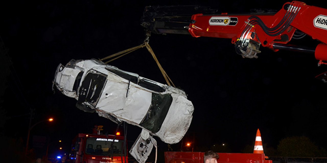 Şarampole yuvarlandılar: 2 ölü