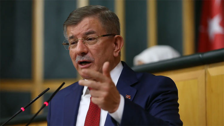 Ahmet Davutoğlu, Atatürk'e hakaretten tutuklanan gençle ilgili paylaşımda bulundu