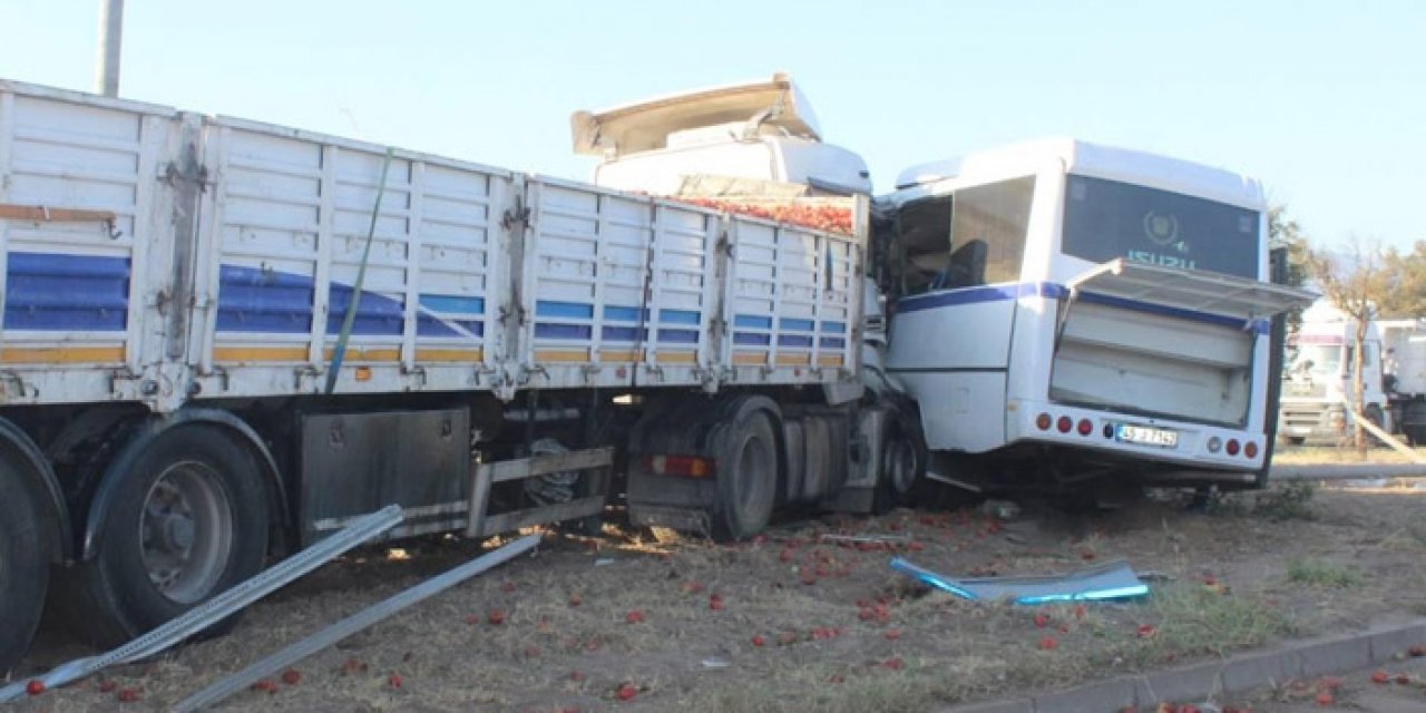 Manisa’da korkunç kaza: 23 yaralı