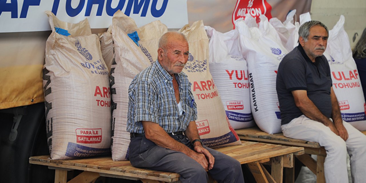 Çiftçilere arpa ve yulaf tohumu dağıtıldı