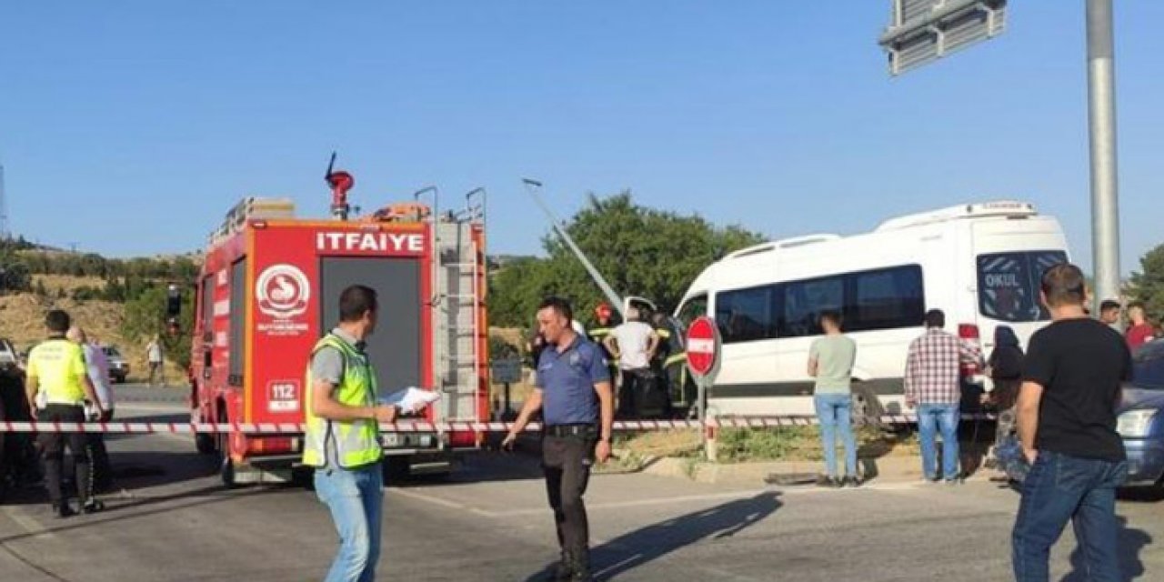 Denizli’de feci kaza: Okul servisi kontrolden çıktı