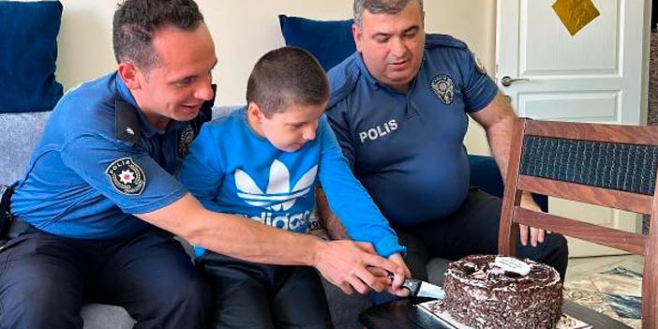 Polislerden İbrahim'e sürpriz doğum günü