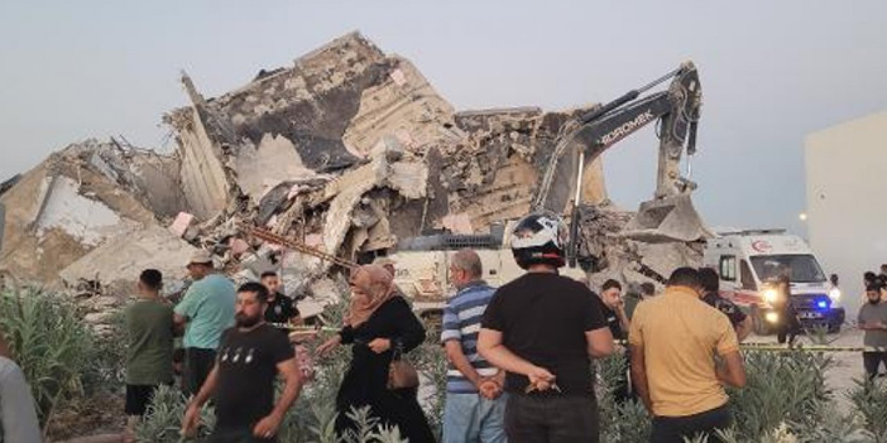 Yıkımda bina operatörün üzerine devrildi: 1 ölü 3 yaralı