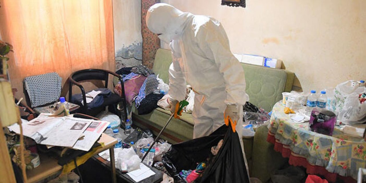 Evden 2 kamyon çöp çıkarıldı